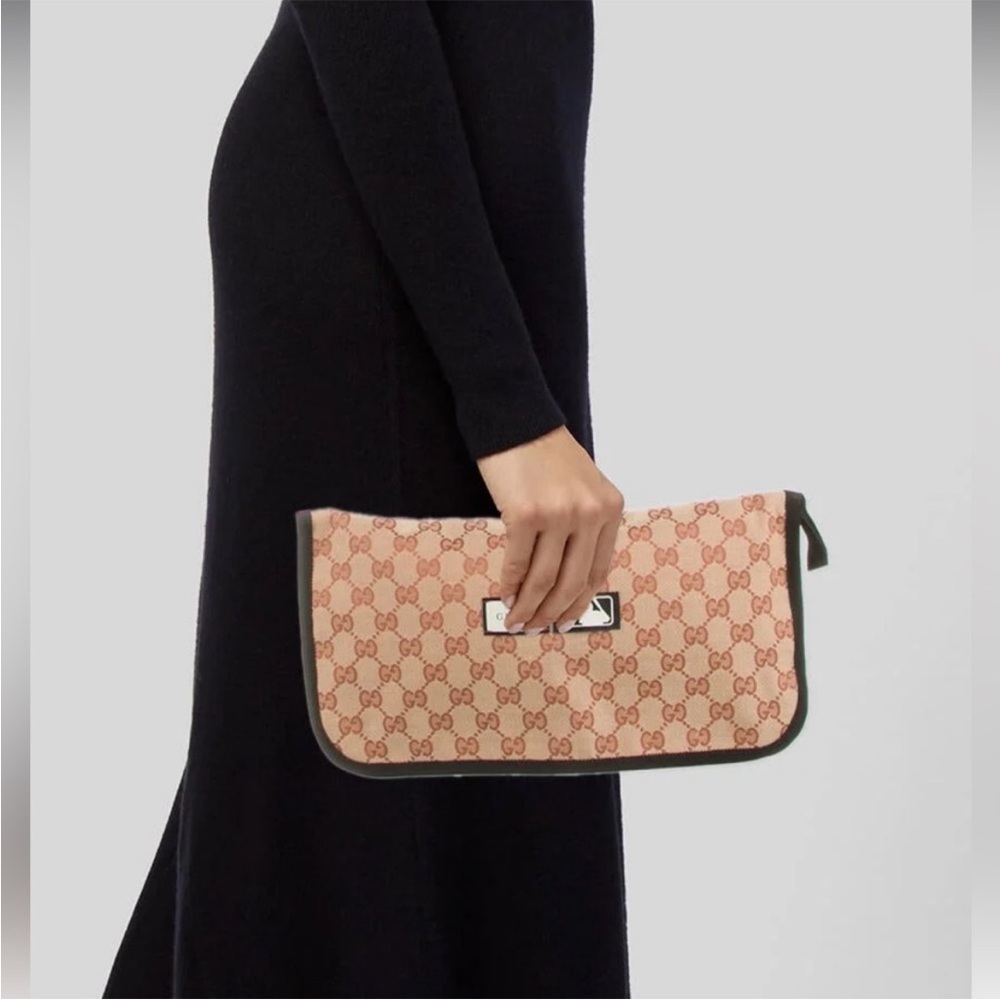 Gucci x MLB GG Canvas clutch - Picture 5 of 16